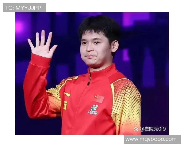 镜头捕捉:VAR赛场小动作引发热议